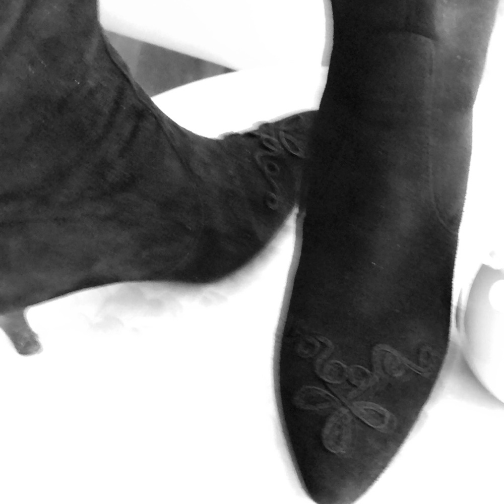 💝 Black suede boots